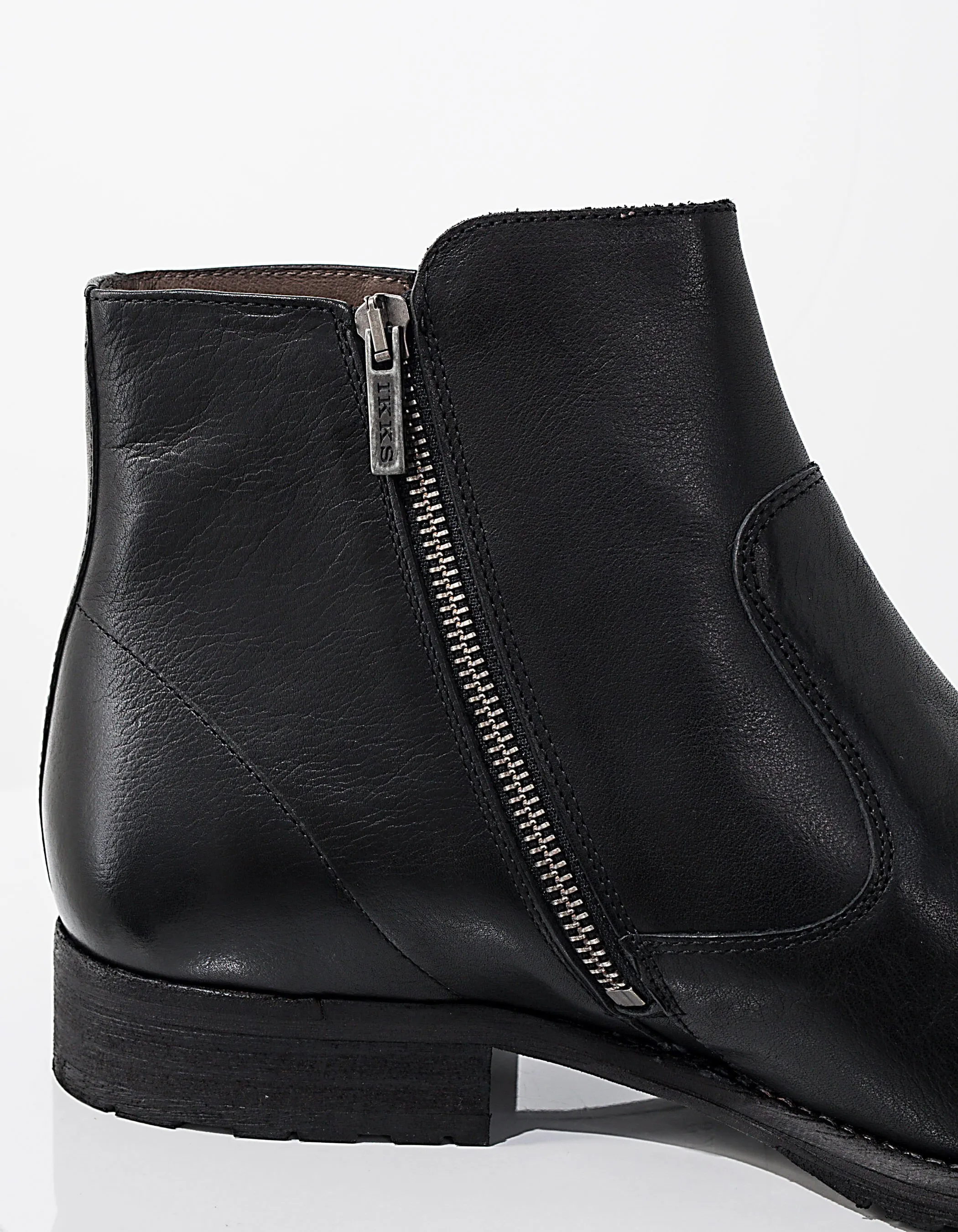 Boots noirs en cuir Homme