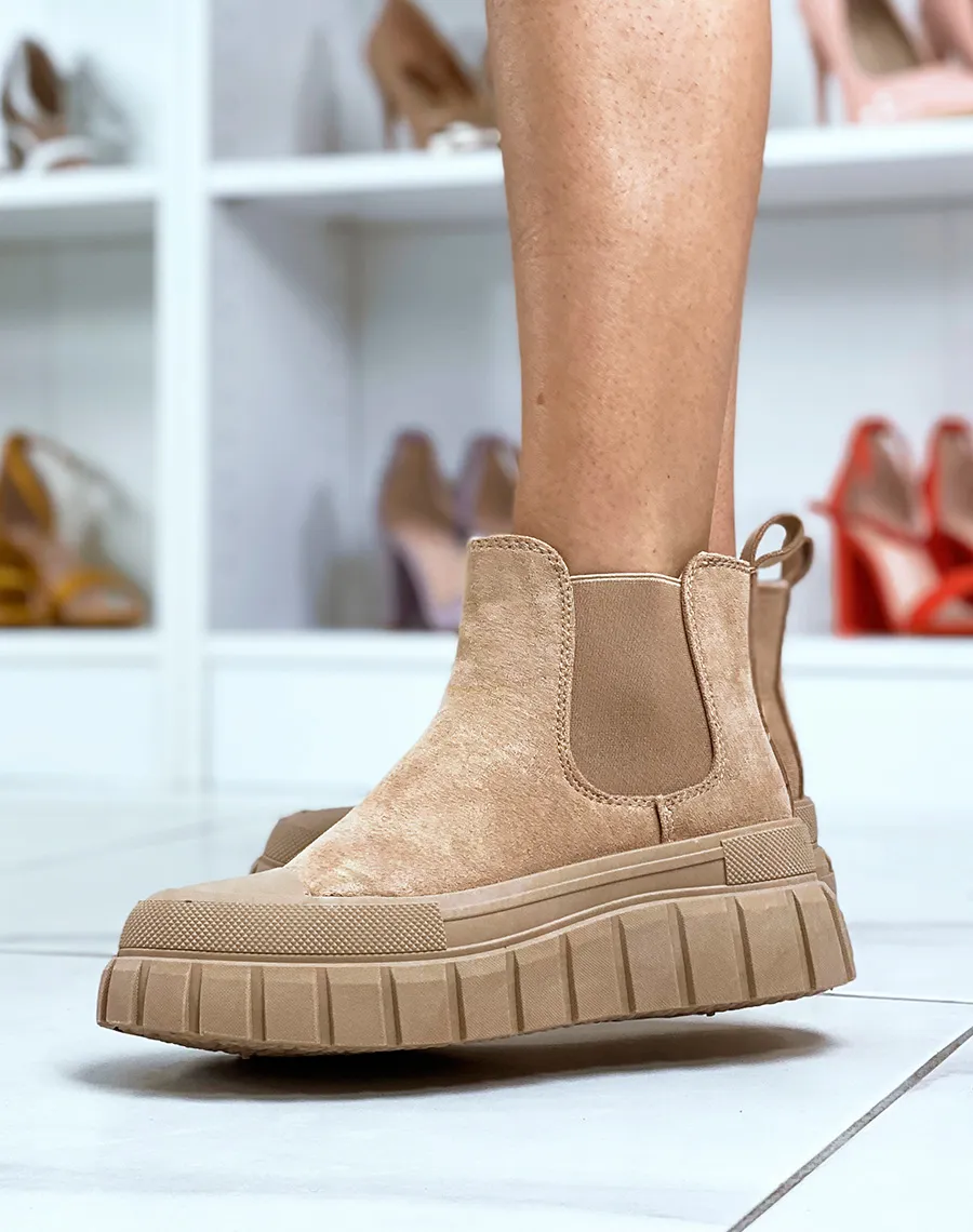 Bottines chelsea beige foncé en suédine à semelle épaisse