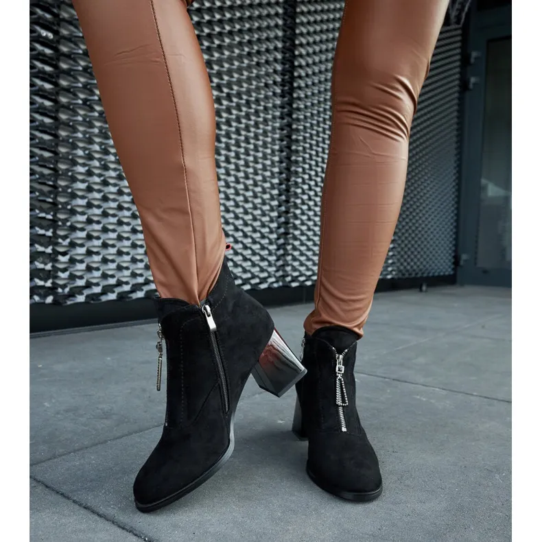 Bottines noires à talon verni le noir