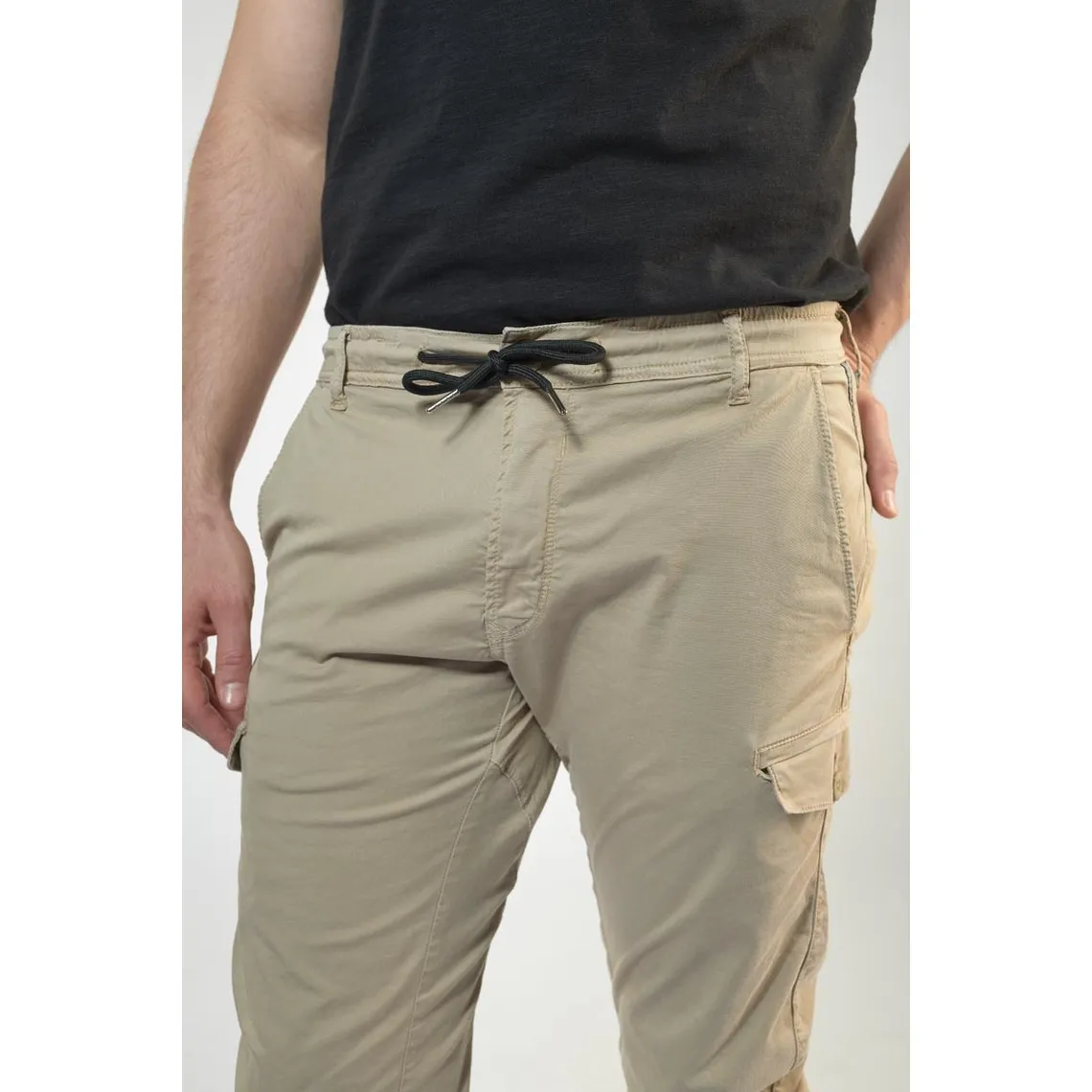 Pantalon cargo Vedje beige sable blanc en coton | 3 Suisses