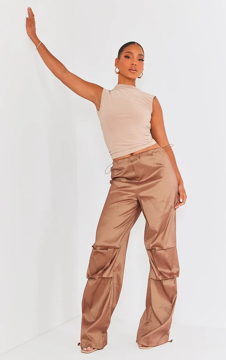 Pantalon cargo à pinces en taffetas bronze métallisé