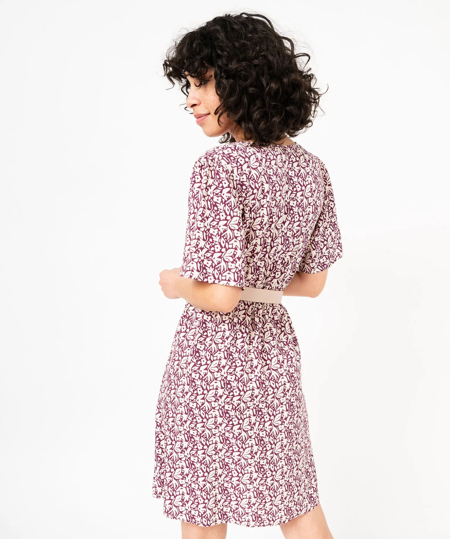 robe a manches courtes a motifs fleuris femme violet robes