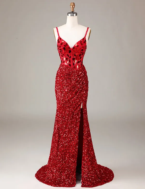 Robe de cérémonie avec fente, corset rouge à paillettes et longs miroirs