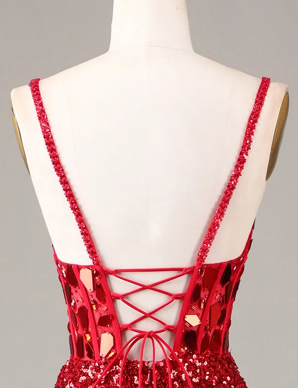 Robe de cérémonie avec fente, corset rouge à paillettes et longs miroirs