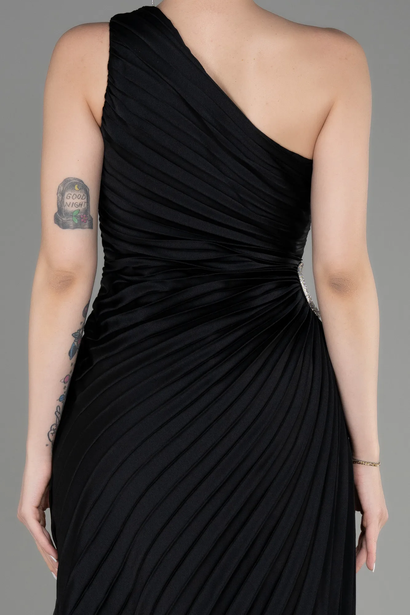 Robe de Cérémonie Midi Satin Noir ABK2046