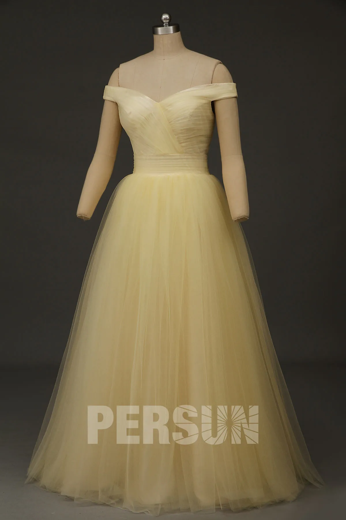 Robe de cérémonie rubis princesse élégante épaule dénudée