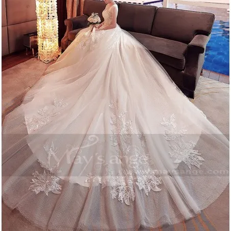 robe de mariée dentelle cérémonie blanche long traîne