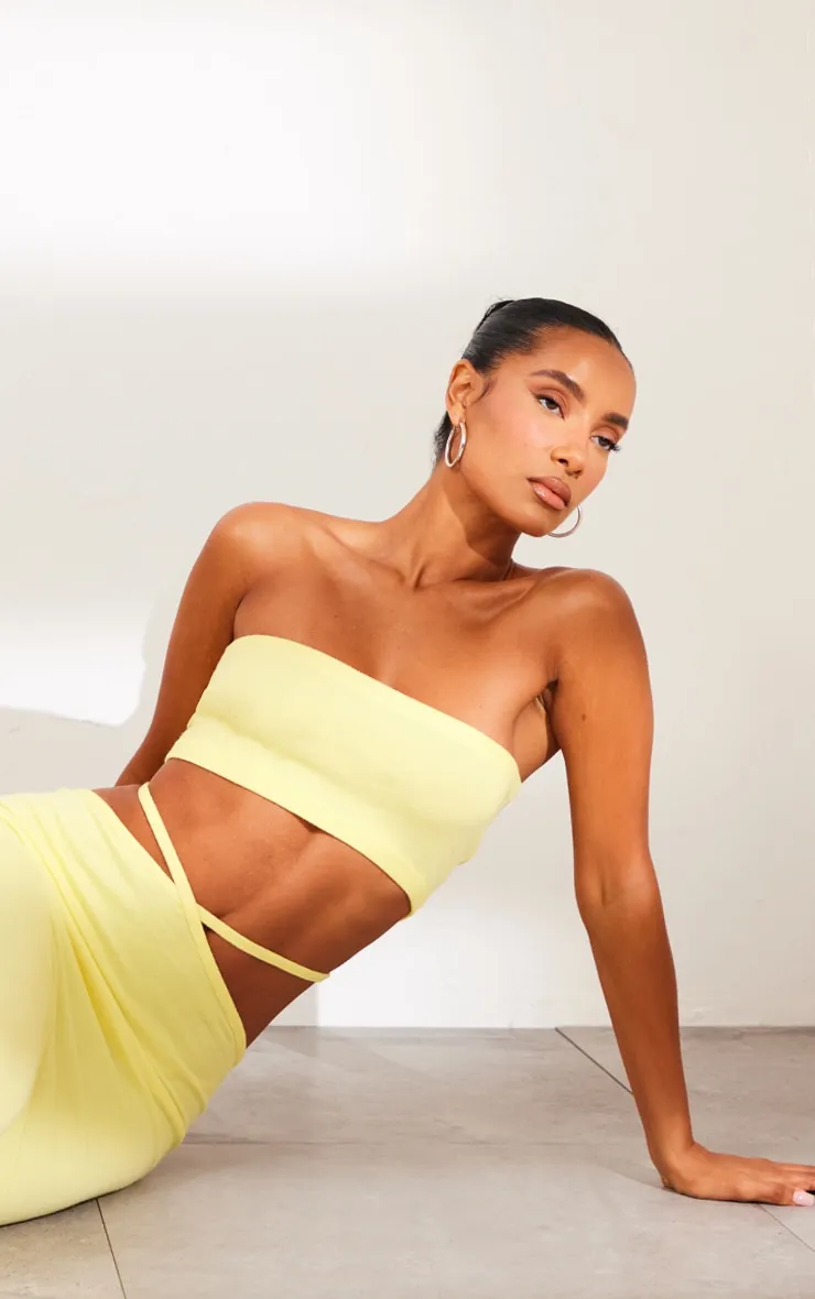 Top bandeau en maille tricot douce jaune citron